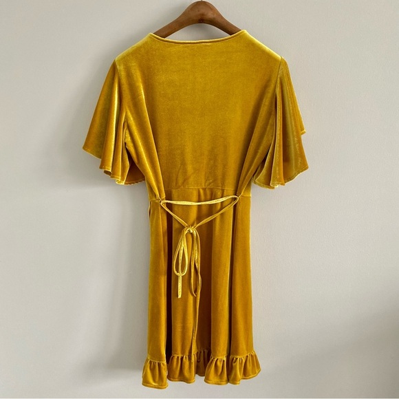 Jack by BB Dakota Velour Fit & Flare Wrap Dress Size S/M - Picture 2 of 9